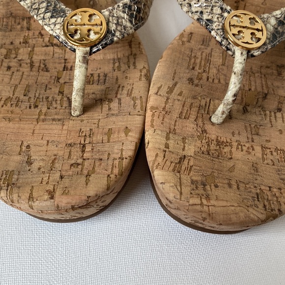 Tory Burch Faux Snakeskin Thong Wedge Platform Sandals - Size 10 - Picture 4 of 10